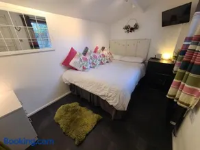 The Old Laundry, Prestatyn - cute little retreat for couples or singles and small dogs, 5 mins walk to beach and town - Image 3