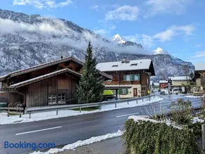 Alpine chalet apt w/parking and porch - Image 2