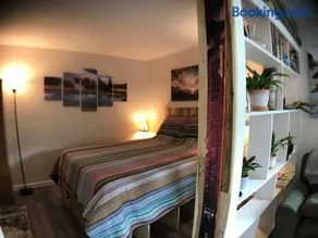 Sporty Mountain & Lake View 3rd Floor Studio - Image 3