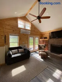 Cozy stream-side cabin - Image 1