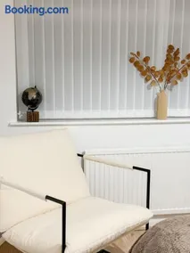 Modern 3BR House Near Bolton & Manchester - Image 5