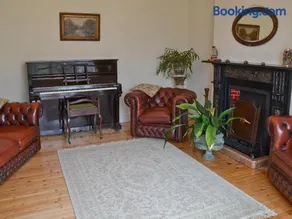 Trew House - Image 5