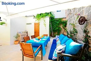 Luxury Apartment Dvor - Image 1