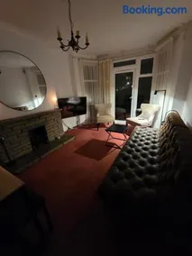 Edgware, Haru Residence 4bed House - Image 5