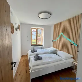 Emerald Valley Apartments - Image 1