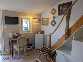 Les Yeux Bleus Bed & Breakfast - Image 2
