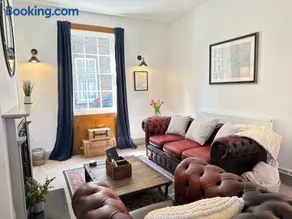 Quayside Georgian Townhouse - Image 2