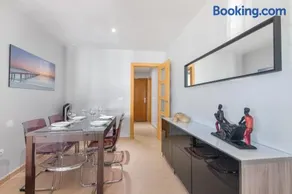 Apartamento con Piscina y Garaje - Image 3