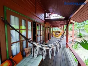 Linda Casa para Temporada em Manguinhos - Image 2