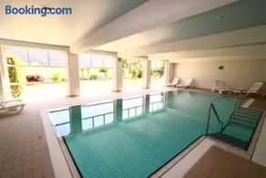 Chic Apartment with Access to Shared Pool and Spa - Image 3