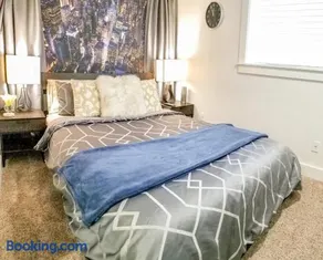 Modern Seattle Oasis - Image 2