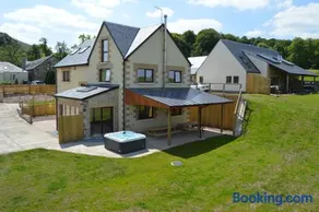 The Farmhouse at Williamscraig Holiday Cottages - Image 2