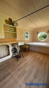 Glamping - stylová maringotka v srdci Ladova kraje, poblíž hlavního města Prahy - Image 2