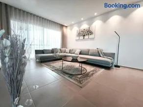 Modern Oasis with Jacuzzi & Two Terraces - Image 2