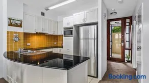 108 The Boathouse - Image 4