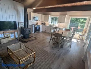 The Cedar House - Image 1