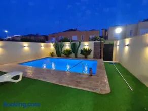 VIVE JEREZ Casa de lujo con piscina y barbacoa en la mejor zona de Jerez de la Frontera - Image 1