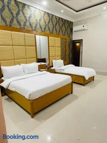 The Lodge Inn - Image 4