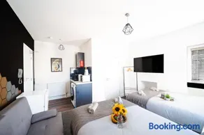 Open Mind Property - Cozy Flat with 2 Double Beds - Image 2