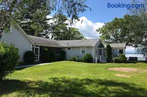 4 Bed 2 Bath Vacation home in Ossipee - Image 1