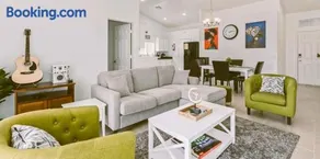 Vernon House 4BR Furnished Phoenix Home for Extended Stays - Image 2