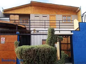 Un lugar encantador con una pequeña terraza - Image 2