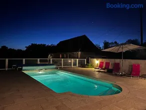 Gite de Born avec piscine privée au coeur de la campagne - Image 1