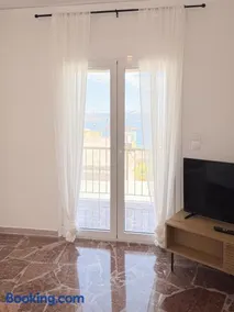 Platon Apartment - Image 3