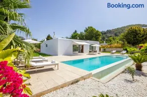 Rent Your Luxury 2 Bedroom Villa, Ibiza Villa 1025 - Image 2