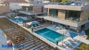 Luxury Villa Pearl 2 with infinity pool - Image 2