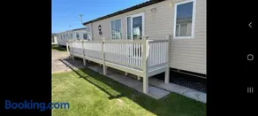 8 Berth caravan Skegness Golden Palm resort - Image 2