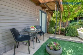 Talia Cabin Guest & Spa - Image 5