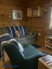 Bitter Goose Cabin - Image 3