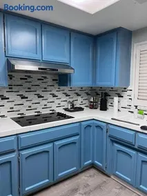 Entire 3 BR & 2 BA house for business and family - Image 3