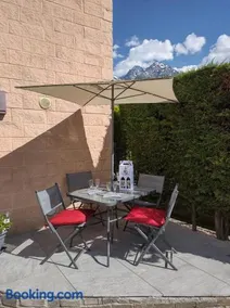 La Maison Rose CIR 0244 - Image 2