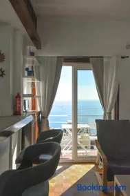 Modern Apartment with Stunning Piraeus Views - Image 1