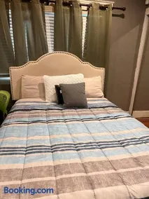 Room in Riverside - Image 1