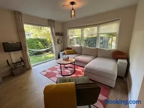 Sfeervol Veluws chalet met privé sauna, Hoenderloo - Image 1