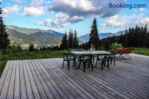 Spacious and comfortable property in Les Gets - Image 3