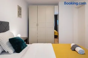 Design 2BDR Apartment with Balcony- FREE PARKING - Image 4