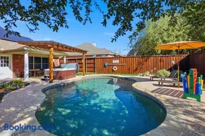 4BR Near AT&T Stadium | Pool, MiniGolf, Cinema - Image 2