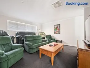 Busselton Broadwater Holiday Home - Image 3
