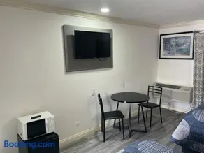 Crzy 8 Motel - Image 4