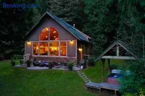 Waterfront Chalet - Image 3