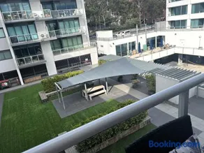 THE WATERFRONT APARTMENTS 2 Bedroom Executive Apartment with Courtyard Views located on the Geelong Waterfront - 2405 - Image 2