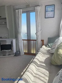 Hollie’s Hemsby holidays - static caravan - Image 5