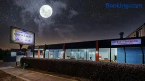 Moonraker Motor Inn - Image 2