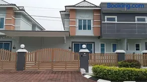 Pusing Classic Semi D House - Image 1