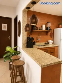 TOP 1 QUARTO com ESTACIONAMENTO em Condomínio com VISTA INCRIVEL - PORTARIA 24h, PISCINA, Sauna e Parquinho Infantil - Apartamento com Ar condicionado, Smart TV, Wi-Fi, Cozinha Completa, NETFLIX, Entre o MAR e a LAGOA, CUSTO BENEFICIO - Image 4