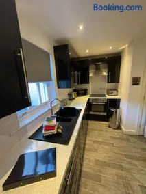 2 Laurel Court - Image 2